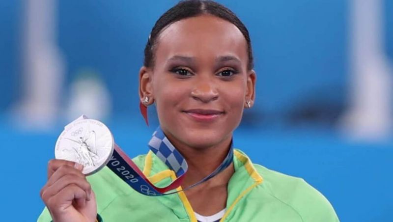 Rebeca Andrade fatura prata, 1ª medalha na ginástica feminina do país