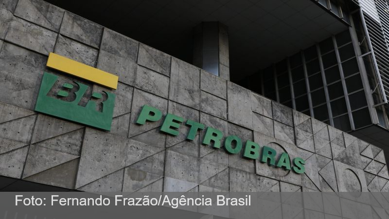 Urgente: após pressão de Bolsonaro, Petrobras anuncia nova redução no preço da gasolina