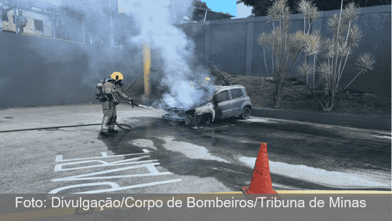 JF: Carro pega fogo em estacionamento de supermercado no Bairro São Pedro