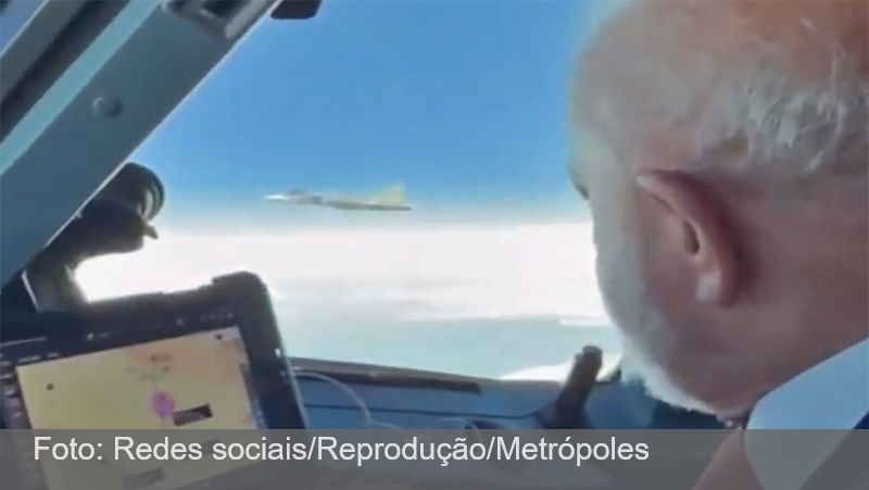 Presidente Lula é escoltado por F-39 Gripen, 1º supersônico produzido no Brasil