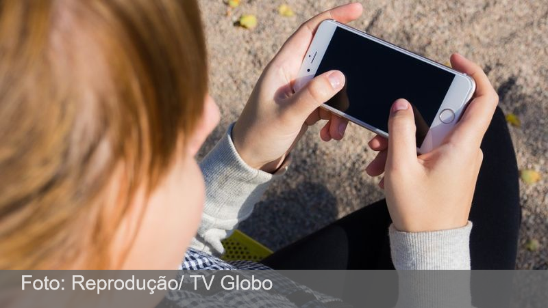 Projeto de lei a ser apresentado no Congresso quer proibir o uso de celular na escola, inclusive na hora do recreio; veja pontos