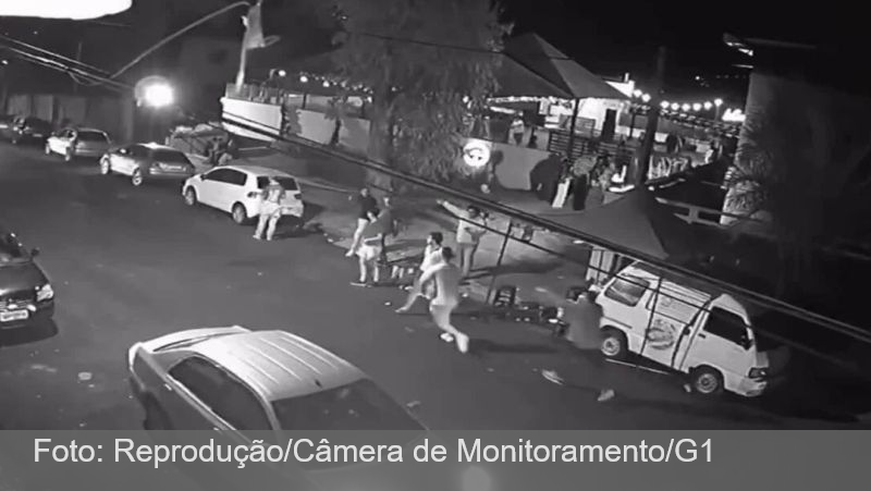 Motorista atropela pedestres e foge após briga em casa de eventos em Juiz de Fora; VÍDEO