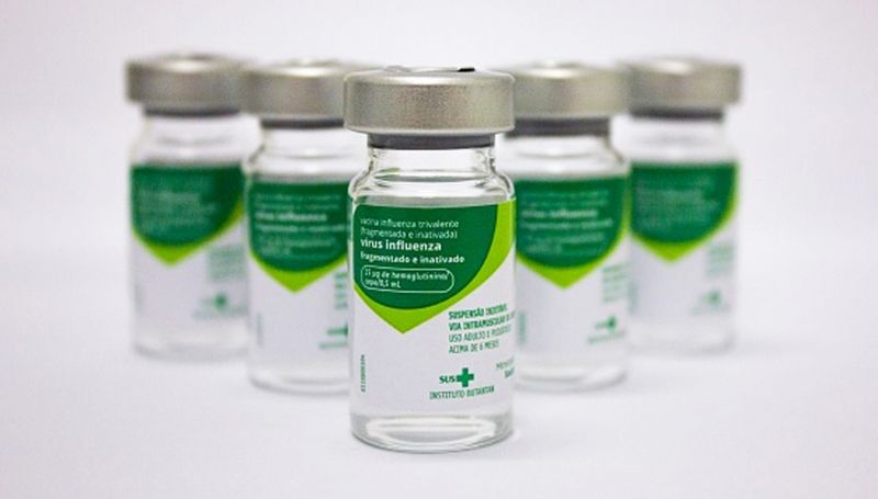 Butantan entrega 800 mil doses de vacinas contra a covid-19 ao PNI