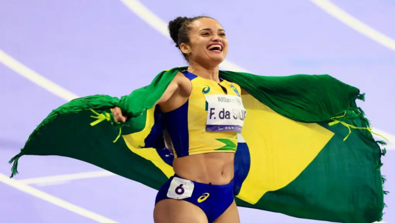 Carol Santiago, Gabrielzinho e Fernanda Yara ganham ouro, e Brasil fecha 3º dia com 10 pódios em Paris