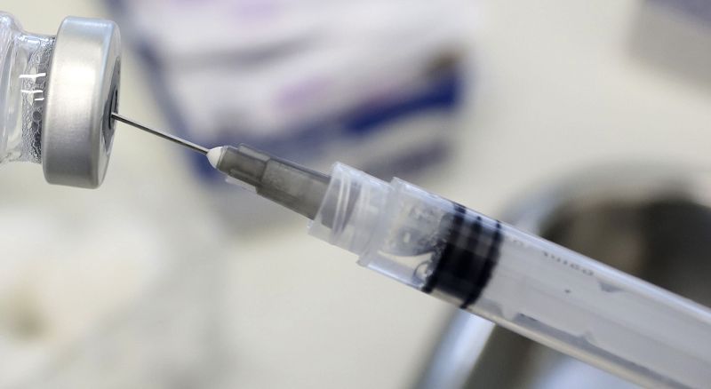 Ministério da Saúde compra seringas com frete mais demorado contrariando o próprio parecer