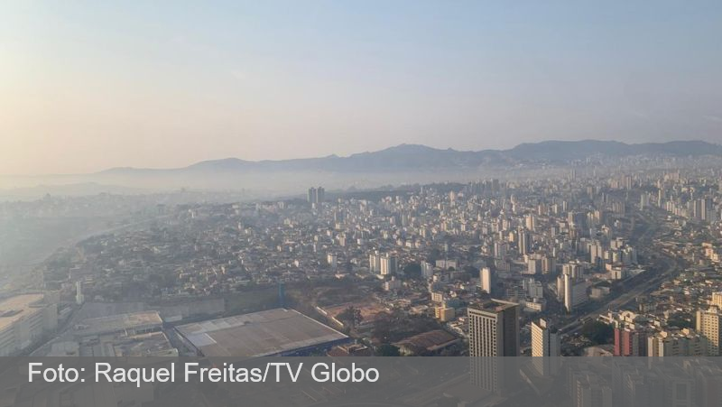 Há 136 dias sem chuva, BH sofre com nuvem de fumaça; centro da cidade e Mineirão ficaram encobertos