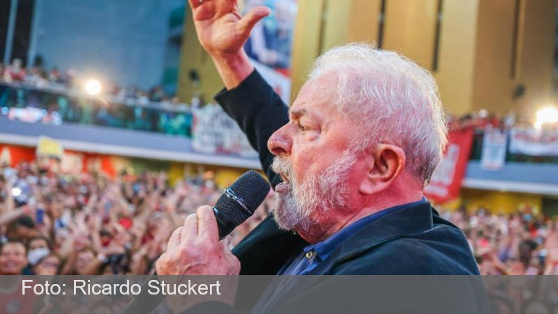 Lula, de novo, fala em 'regular' meios de comunicação