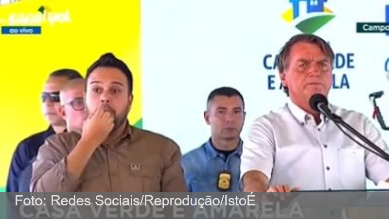 Vídeo: Bolsonaro questiona ‘o que falta para nós sermos felizes’, e espectador responde: ‘O Lula voltar’