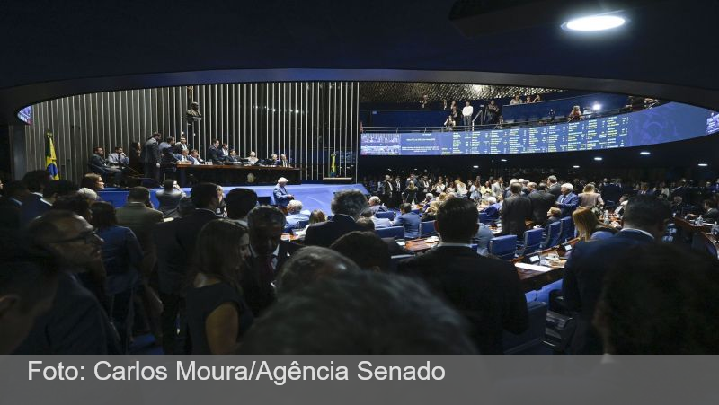 Oposição e empresários se mobilizam para retardar PEC do 6x1 no Senado