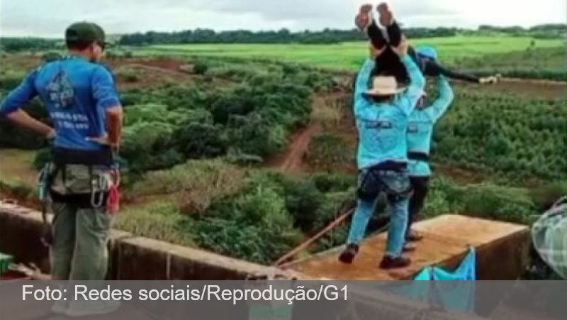 Imagens em novo ângulo flagram reação de pessoas após jovem ser lançada de ponte
