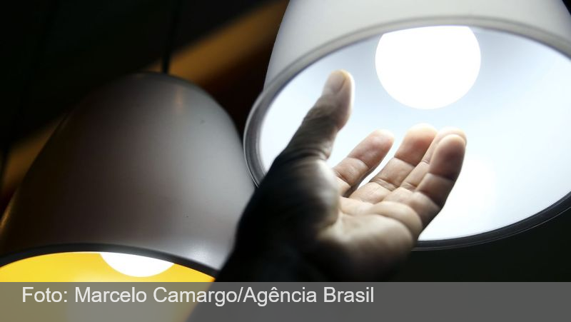 Bandeira tarifária das contas de luz segue amarela em julho