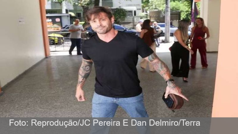 Dado Dolabella comparece à delegacia no RJ após ser acusado de agredir ex-namorada