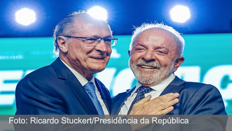 Alckmin confirma que deixará ministério no começo de abril