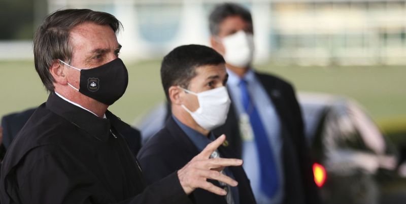 Bolsonaro veta R$ 8,6 bi de fundo extinto para combate a coronavírus