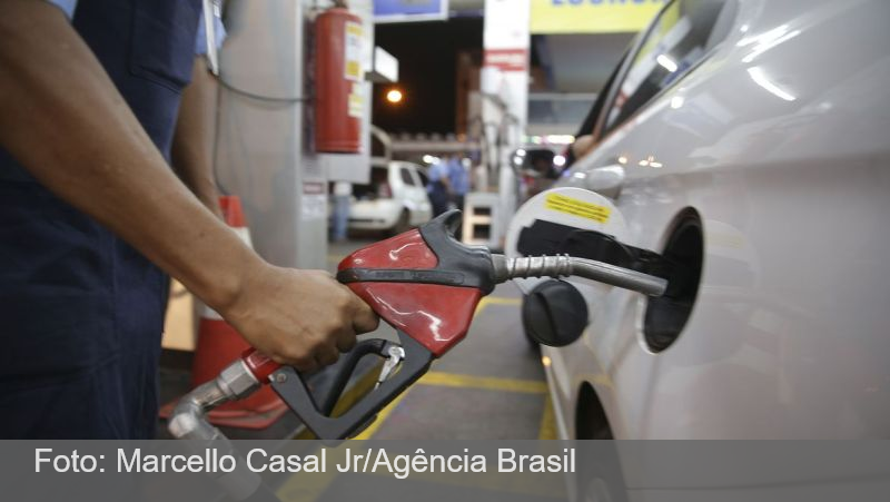 Petrobras reduz preço da gasolina em 5,2% a partir desta terça