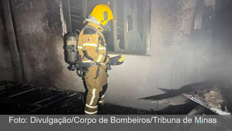 JF: Casa no Bairro São Mateus é destruída por incêndio