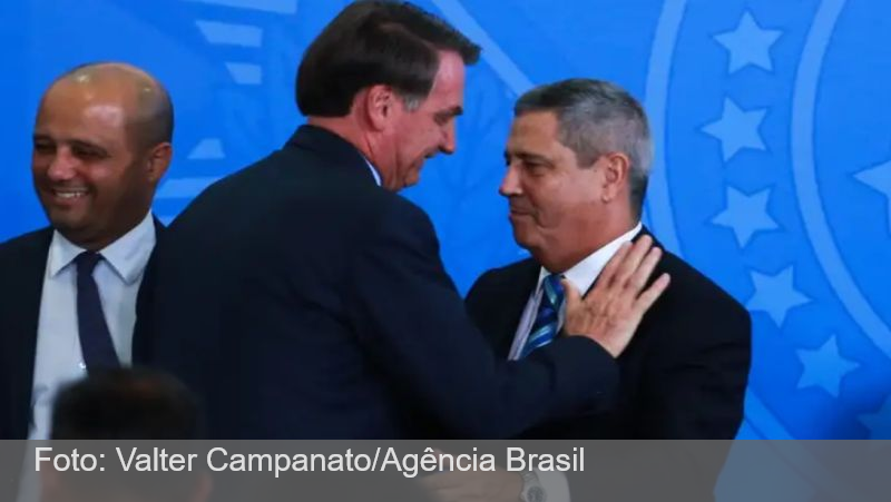 Ministério Público Militar deve pedir ao STM expulsão de Bolsonaro e militares nesta semana