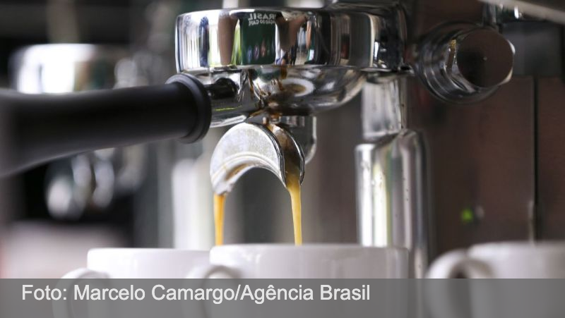 Estudo diz que beber café reduz risco de arritmia cardíaca