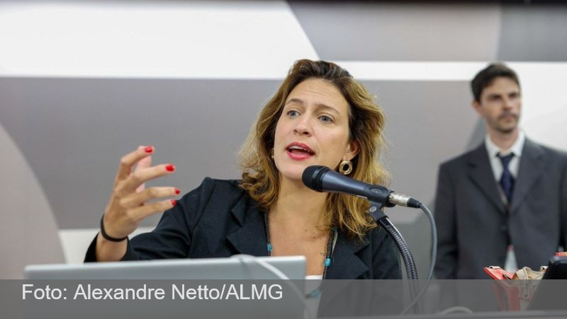 Deputada Bella Gonçalves aciona TCE contra contrato de carros blindados de Zema