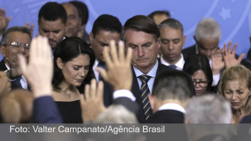 Racha na família Bolsonaro aumenta com disputa por estratégia eleitoral