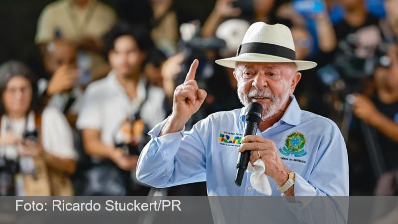 Lula diz que esquerda terá de usar verde e amarelo na Copa ‘para não deixar cores do Brasil serem tomadas’
