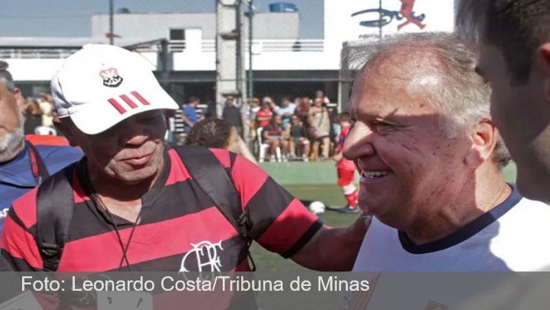 “Deus no céu e Zico na terra”: torcedor de JF realiza sonho de conhecer ídolo do Flamengo