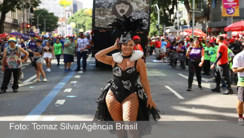 Cordão do Bola Preta celebra tradição de 107 carnavais no Rio; Paolla Oliveira se emociona como rainha do bloco