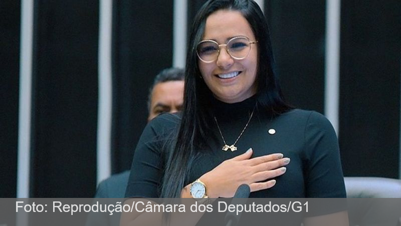 Deputada federal do Ceará acha câmeras escondidas em seu apartamento em Brasília