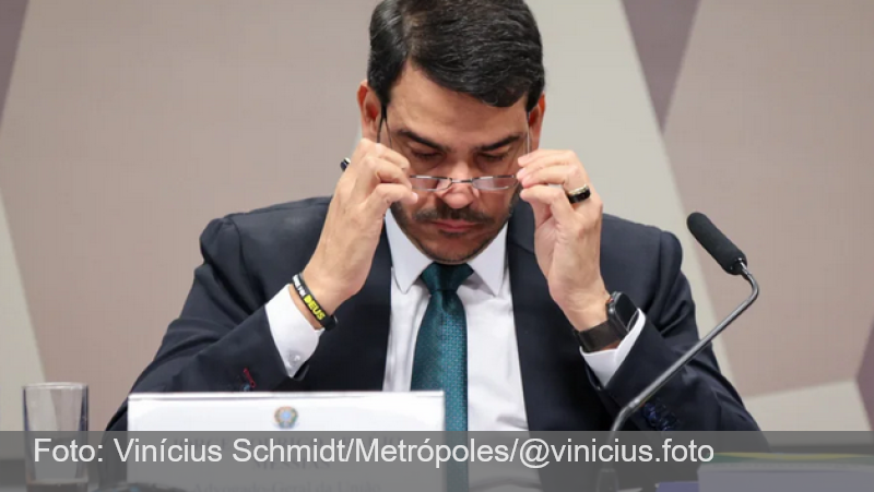 Após derrota, Lula encontra Messias e deve tirar cargos de Alcolumbre