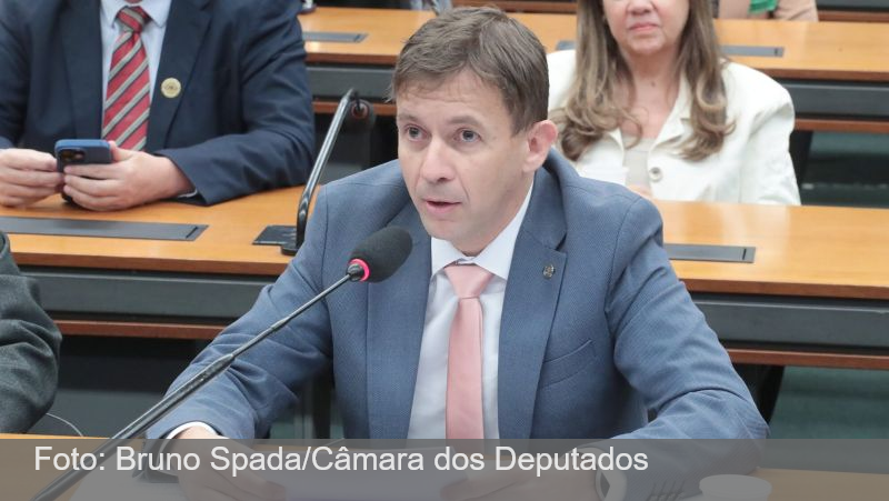 Deputado Eduardo Velloso é alvo de operação da PF que apura desvio em emendas Pix