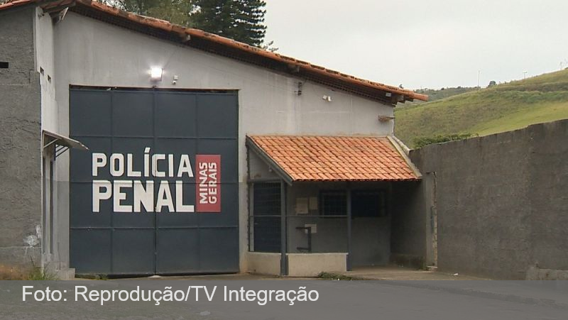 Mulheres escondem 25 celulares e 22 carregadores nas roupas para entrar em presídio e são presas em Juiz de Fora