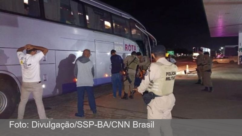 Foragido ligado ao PCC é preso em ônibus ao tentar se esconder na Bahia