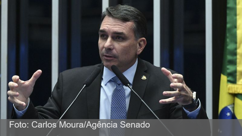 Flávio Bolsonaro vai à Faria Lima tentar acalmar mercado financeiro