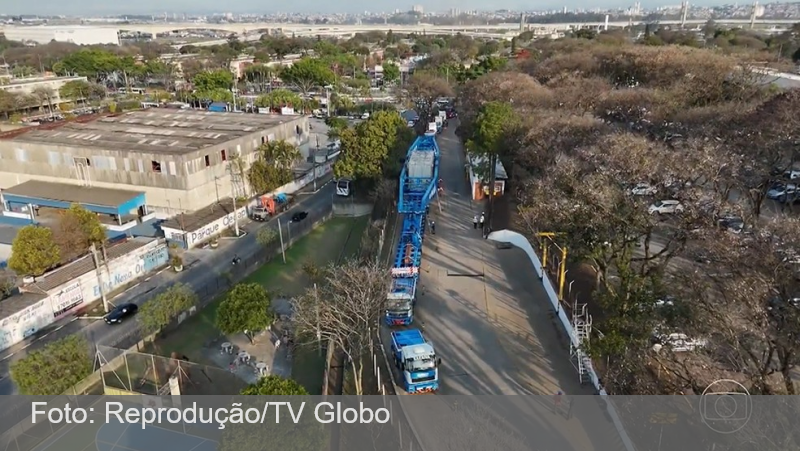 Supercarreta com carga milionária para a Arábia Saudita interrompe rodovia de SP, enfrenta ‘trabalho de relojoeiro’ e paga pedágio de R$ 4,5 mil