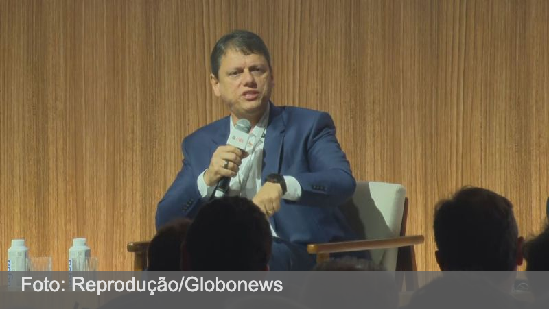 Após prisão de Bolsonaro, Tarcísio diz que direita vai escolher candidato sem ansiedade