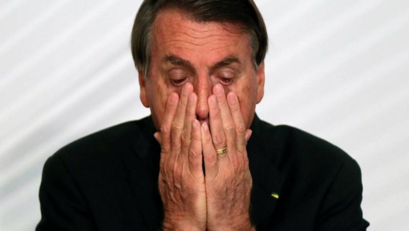 PL suspende atividades partidárias e salário de Bolsonaro