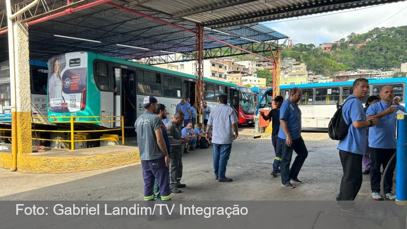 Trabalhadores do transporte coletivo paralisam atividades em Juiz de Fora