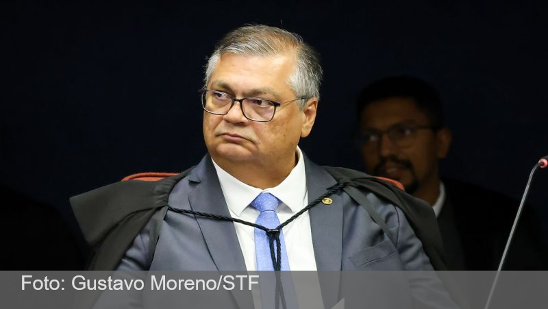 “Auxílio-peru” e “auxílio-panetone” afrontam o decoro público, diz Dino